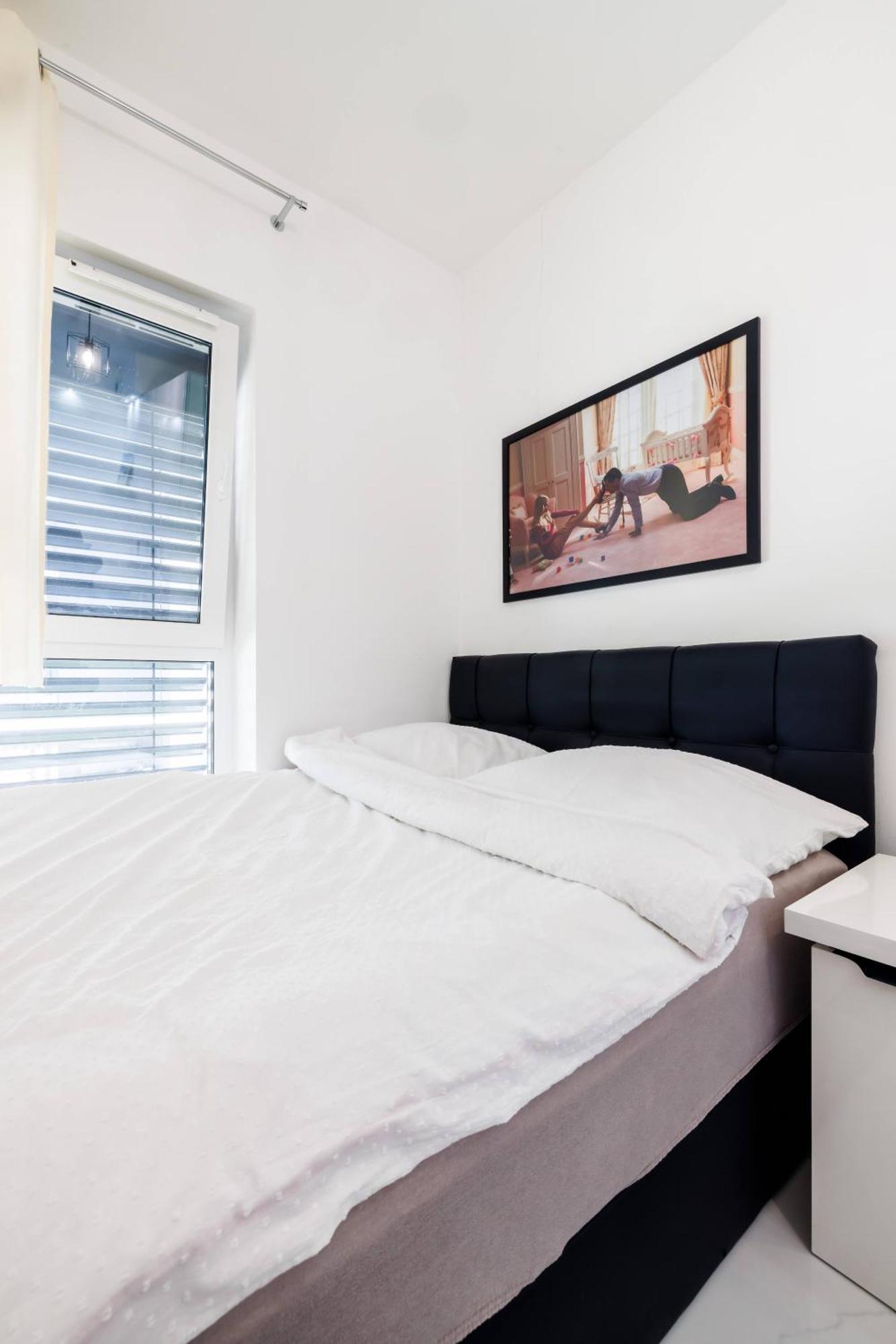 Luxury Apartment With Spa Bath- City Centre, Free Parking Rzeszow Exterior photo