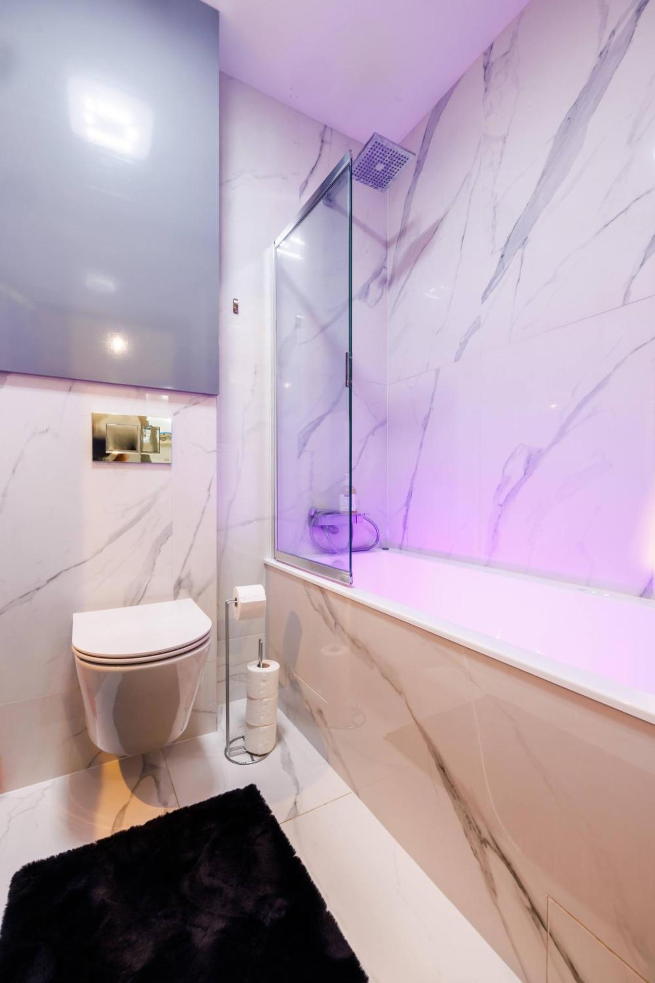 Luxury Apartment With Spa Bath- City Centre, Free Parking Rzeszow Exterior photo